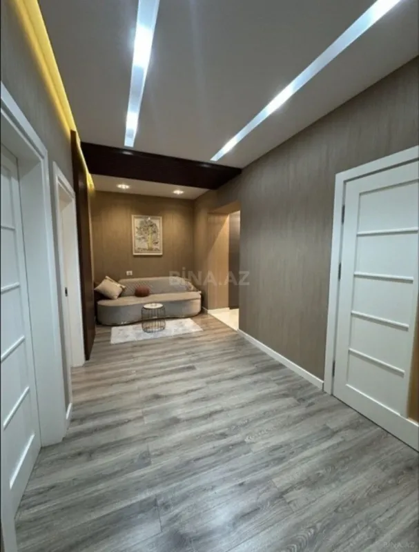 Satılır 3 otaqlı mənzil 148 m²
