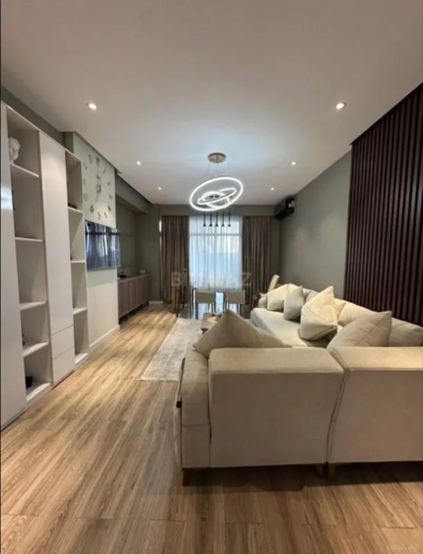 Satılır 3 otaqlı mənzil 148 m²
