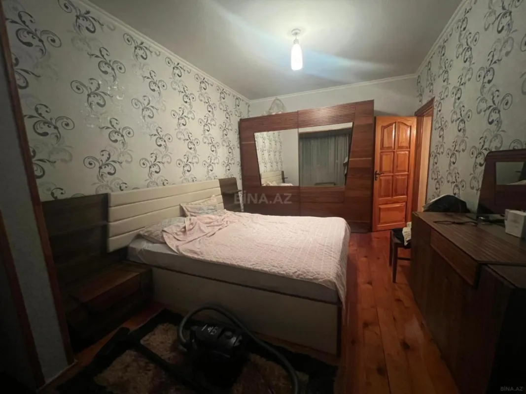 Satılır 4 otaqlı mənzil 100 m²