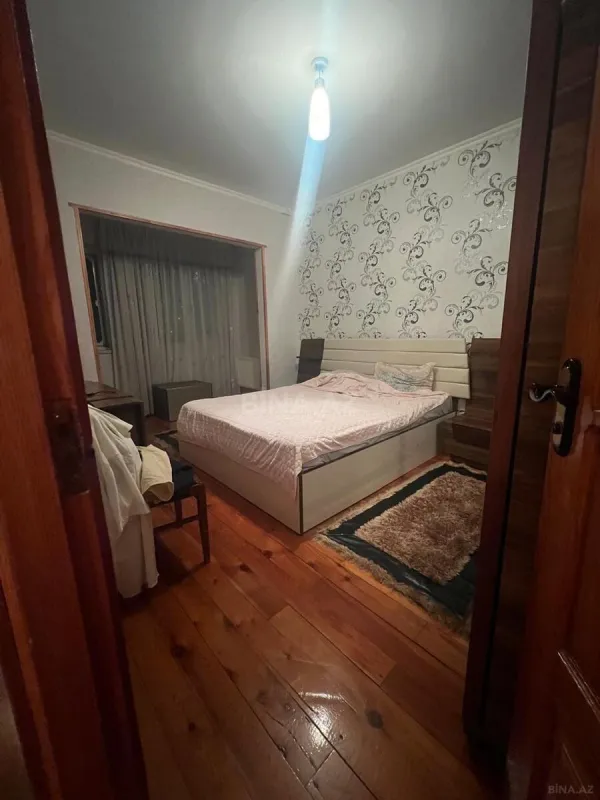 Satılır 4 otaqlı mənzil 100 m²