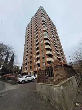 Satılır 3 otaqlı mənzil 131 m² — Bakı, İnşaatçılar 3 otaq 131.00 m²