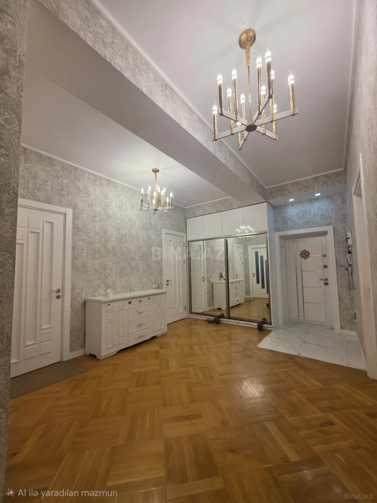 Satılır 3 otaqlı mənzil 131 m²