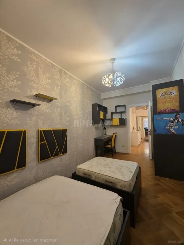 Satılır 3 otaqlı mənzil 131 m²