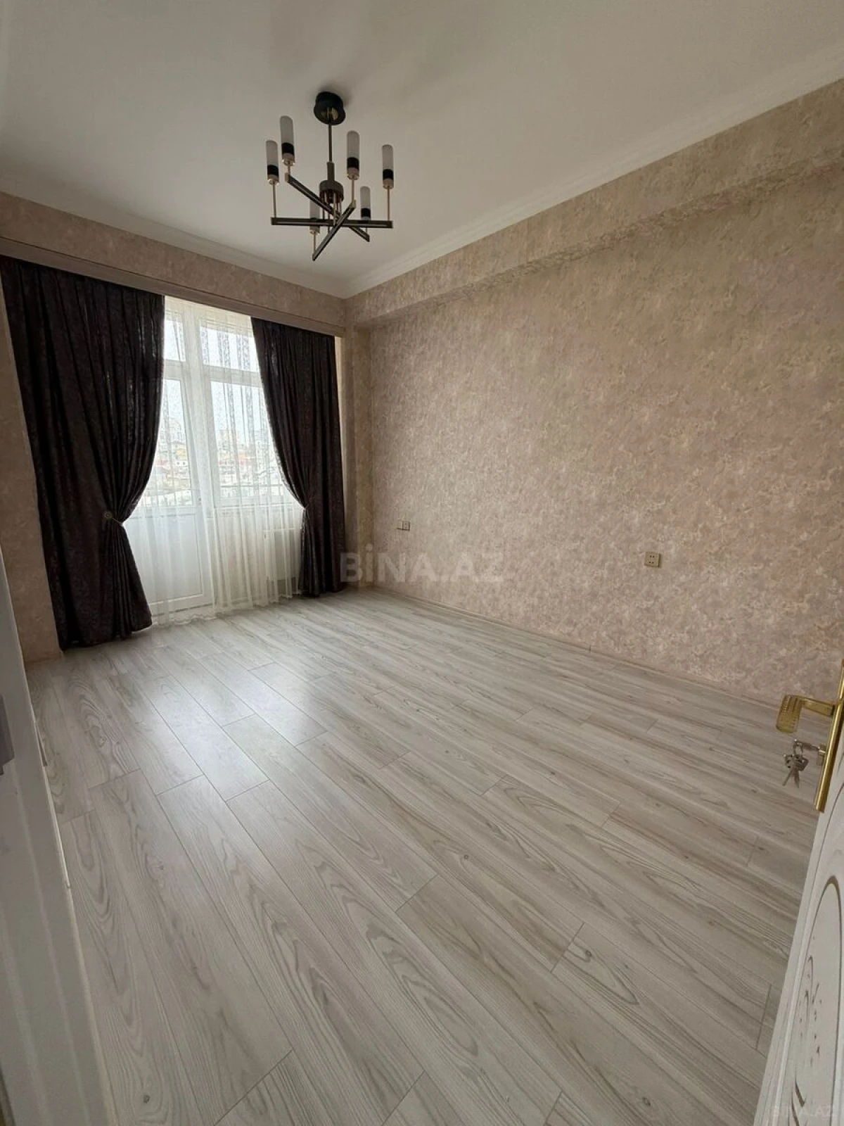 Satılır 3 otaqlı mənzil 90 m²