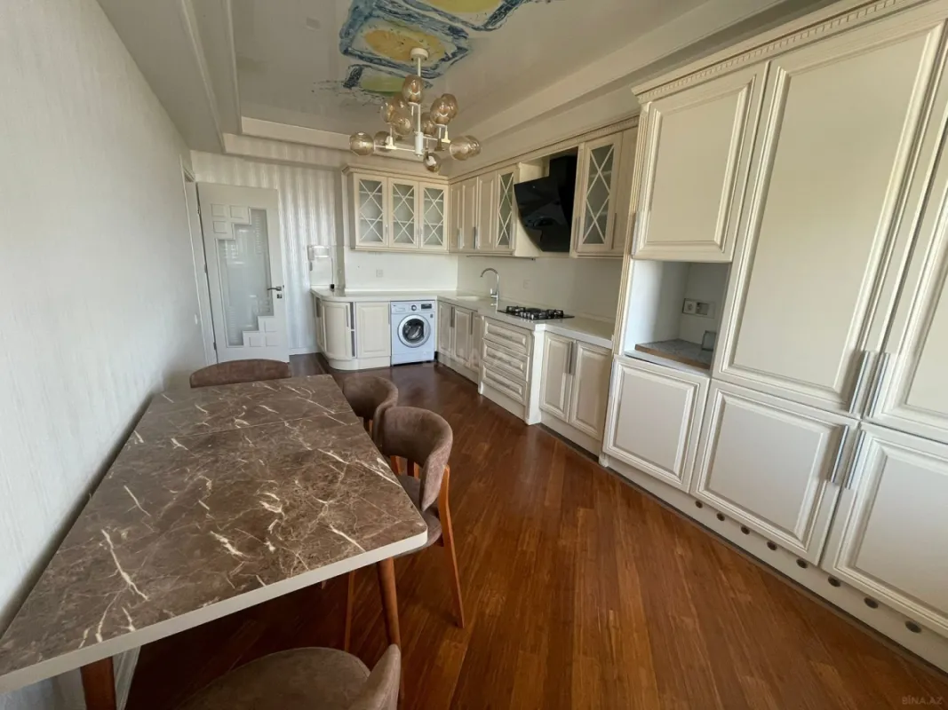 Kirayə verilir 2 otaqlı mənzil 100 m²