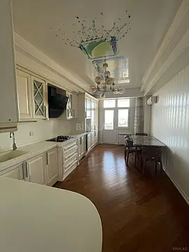 Kirayə verilir 2 otaqlı mənzil 100 m²