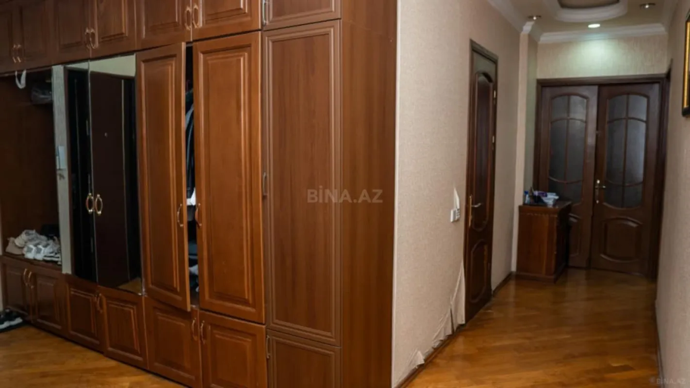 Satılır 2 otaqlı mənzil 95 m²