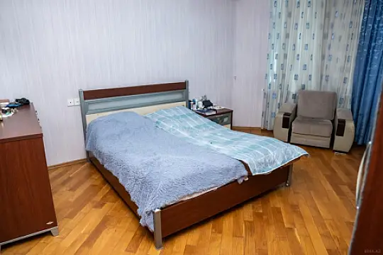 Satılır 2 otaqlı mənzil 95 m²
