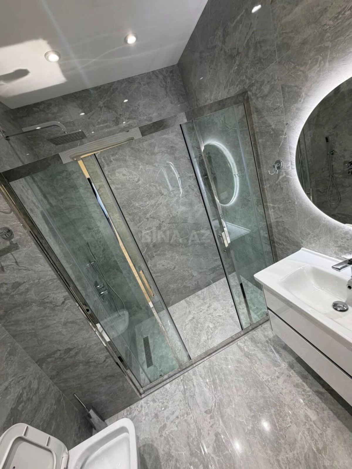 Kirayə verilir 3 otaqlı mənzil 160 m²