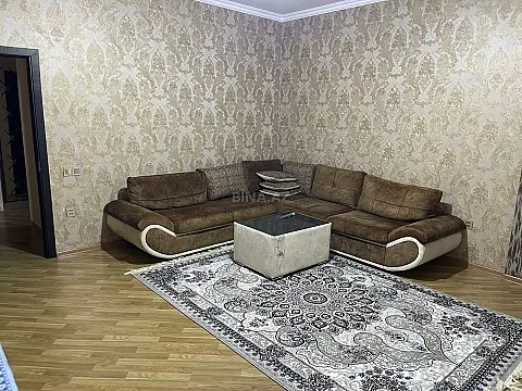 Kirayə verilir 2 otaqlı mənzil 90 m²