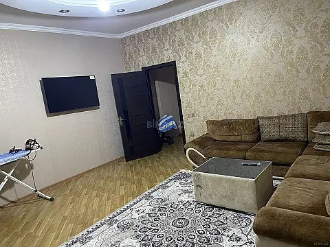 Kirayə verilir 2 otaqlı mənzil 90 m²