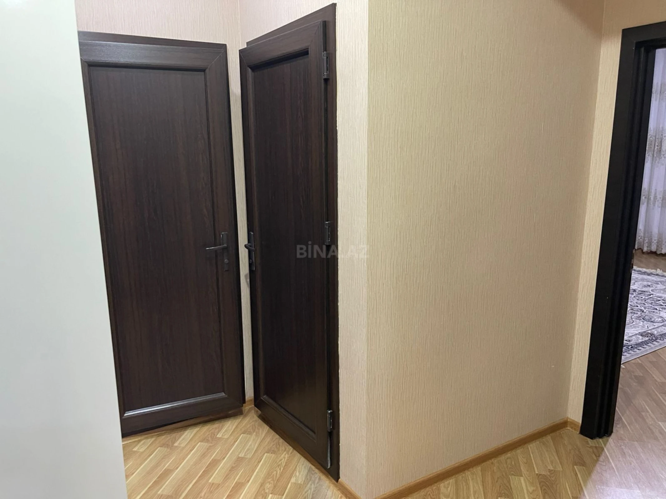 Kirayə verilir 2 otaqlı mənzil 90 m²
