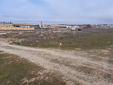 Satılır torpaq sahəsi 12 m²