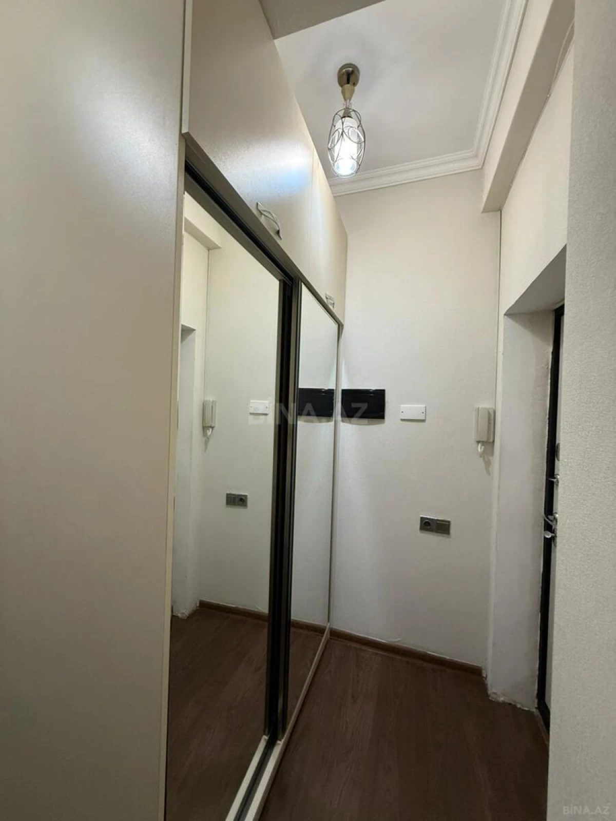 Satılır 3 otaqlı mənzil 93 m²