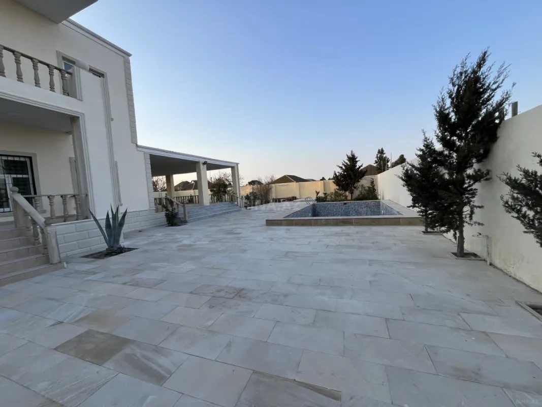 Satılır 5 otaqlı həyət evi 240 m²