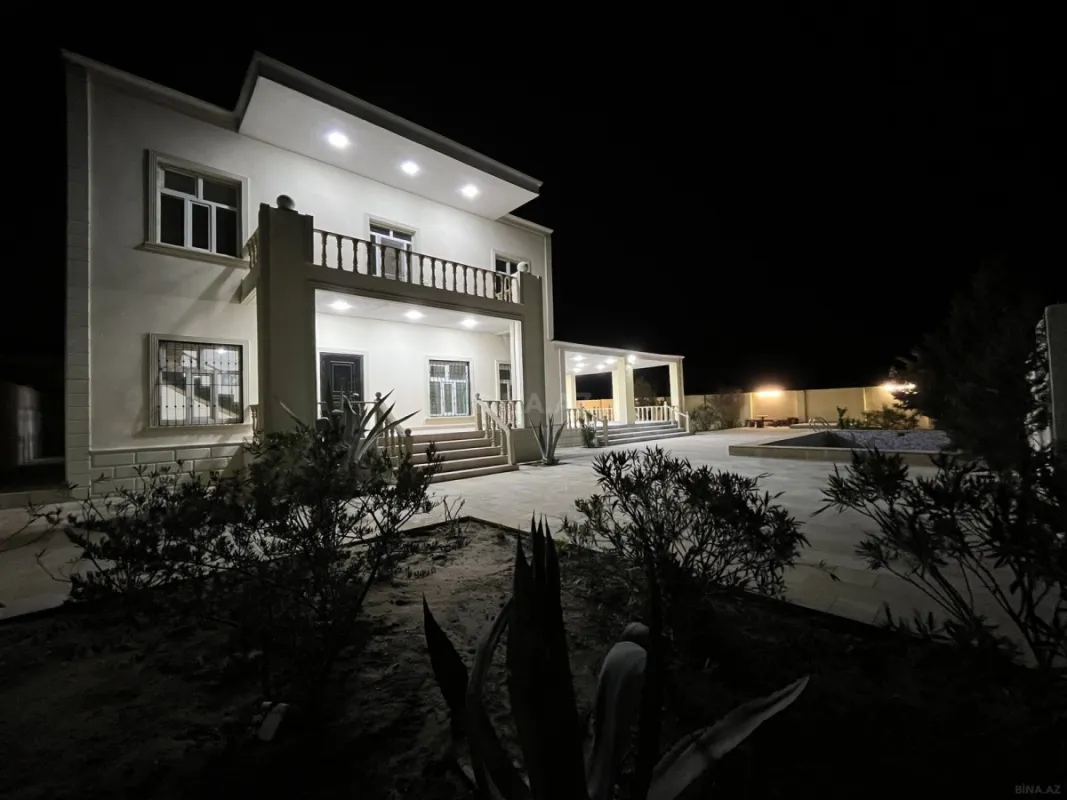 Satılır 5 otaqlı həyət evi 240 m²