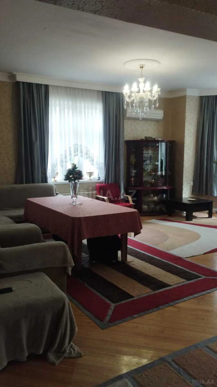 Satılır 5 otaqlı həyət evi 200 m²