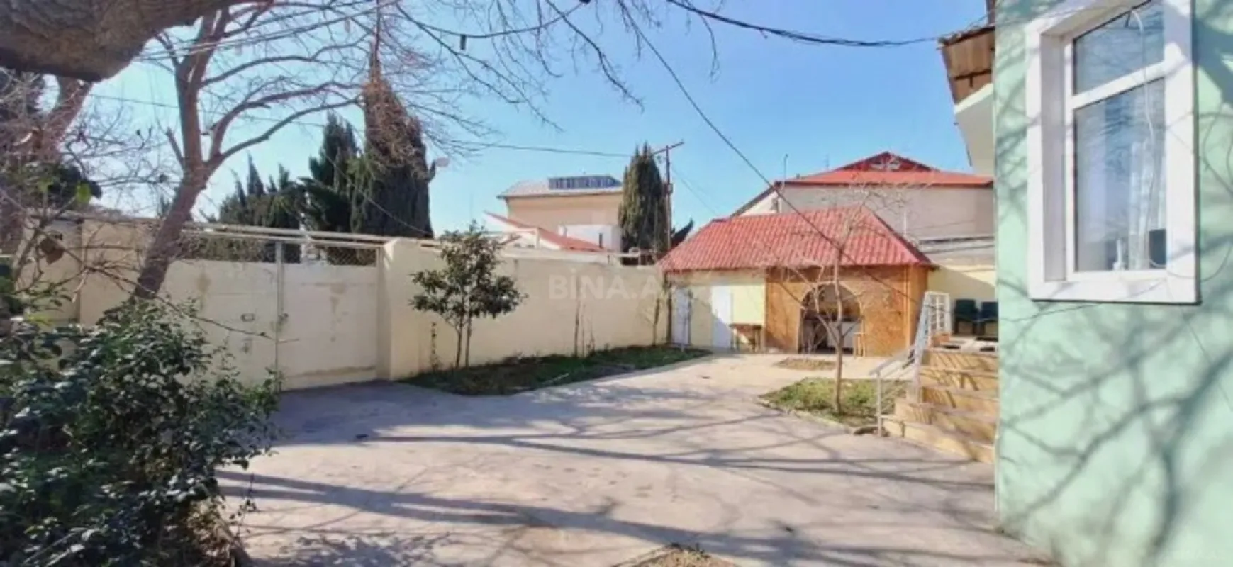 Satılır 5 otaqlı həyət evi 200 m²