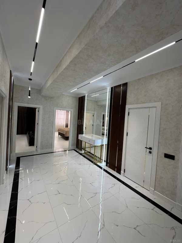 Satılır 3 otaqlı mənzil 133 m²