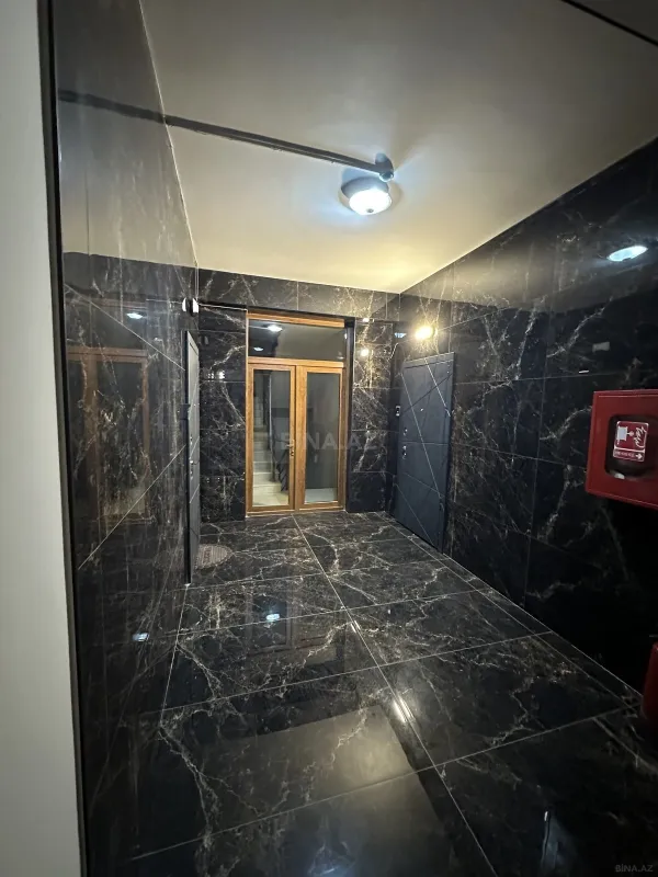 Satılır 3 otaqlı mənzil 133 m²