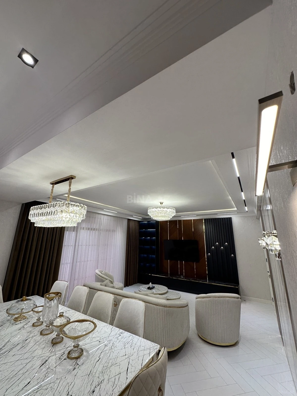 Satılır 3 otaqlı mənzil 133 m²