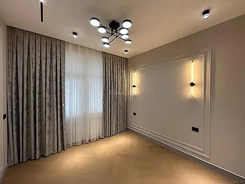 Satılır 2 otaqlı mənzil 85 m²
