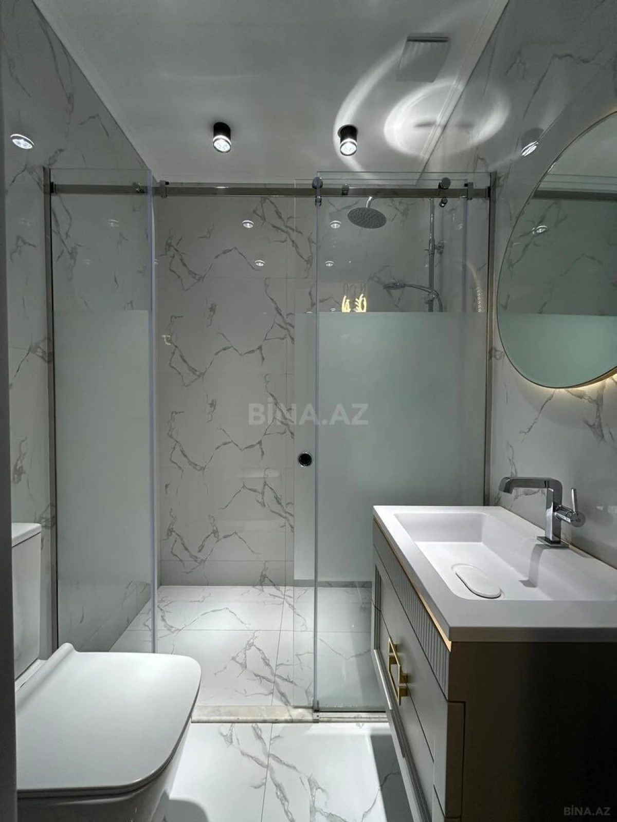 Satılır 2 otaqlı mənzil 85 m²