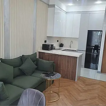 Kirayə verilir 2 otaqlı mənzil 60 m²
