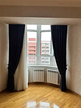 Satılır 3 otaqlı mənzil 137 m²