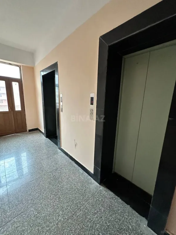 Satılır 3 otaqlı mənzil 137 m²