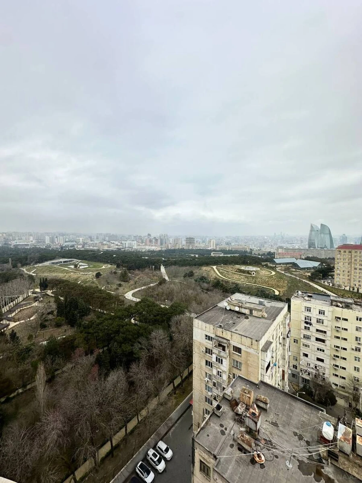 Satılır 3 otaqlı mənzil 137 m²