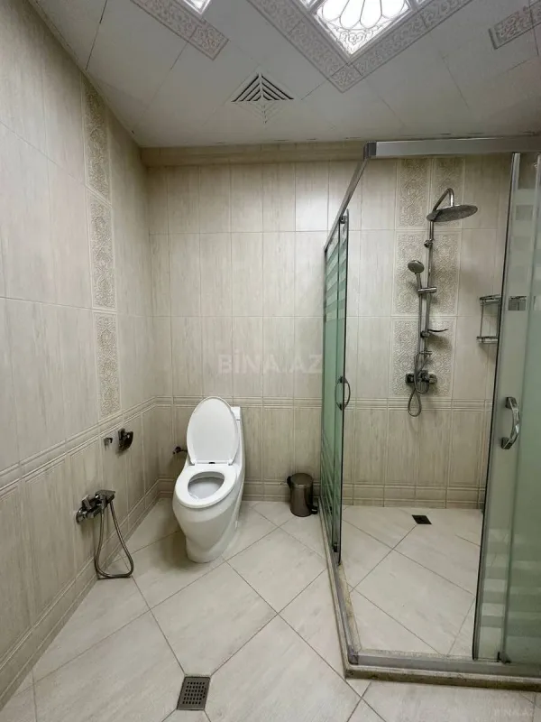 Satılır 3 otaqlı mənzil 137 m²
