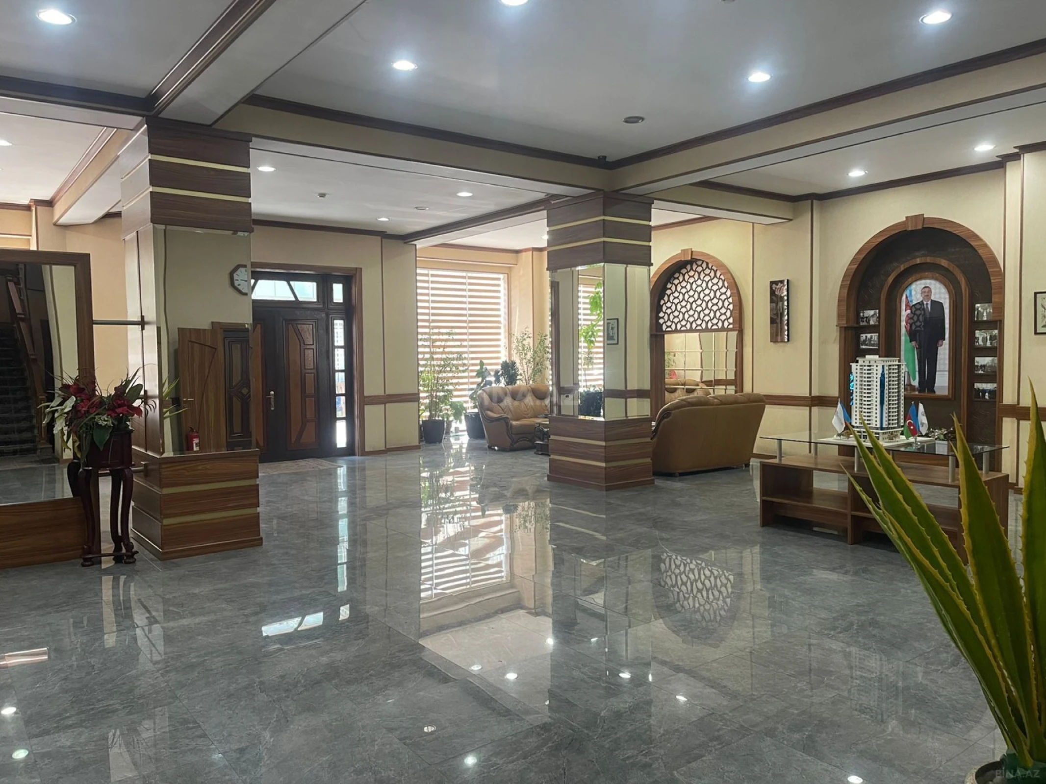 Kirayə verilir 5 otaqlı ofis 350 m²