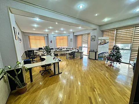 Kirayə verilir 5 otaqlı ofis 350 m²