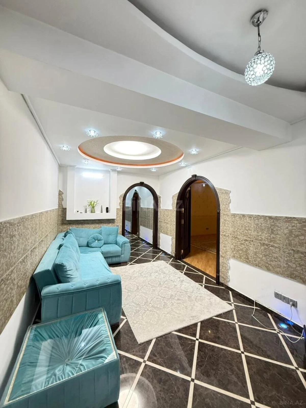 Satılır 3 otaqlı mənzil 155 m²