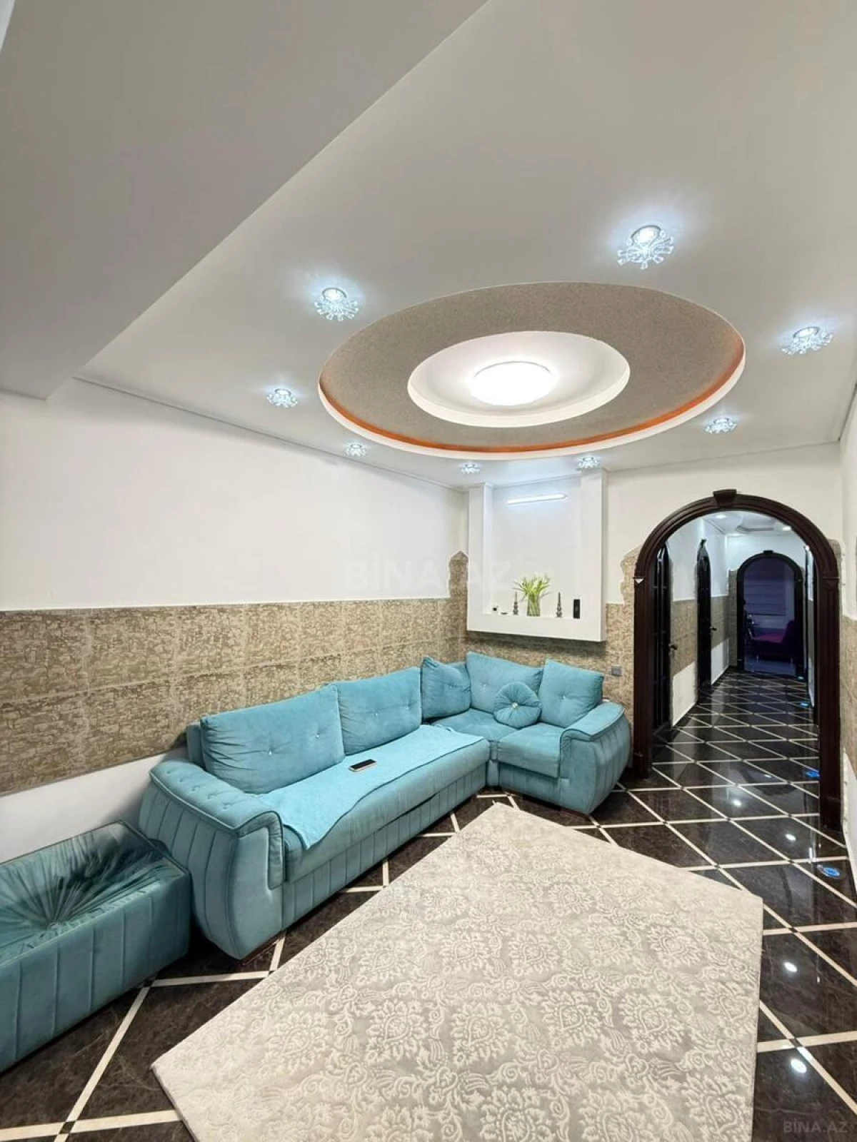 Satılır 3 otaqlı mənzil 155 m²