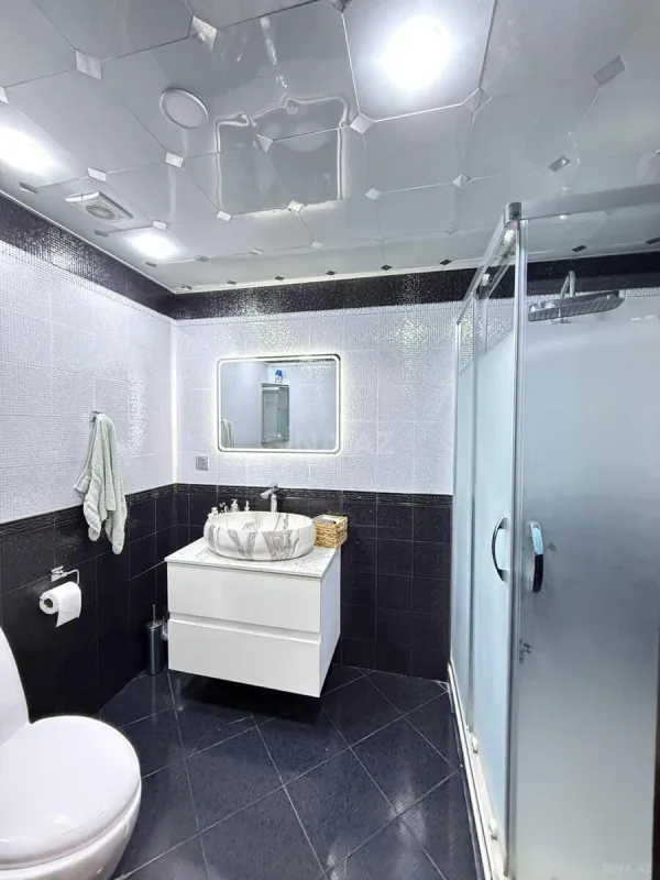 Satılır 3 otaqlı mənzil 155 m²