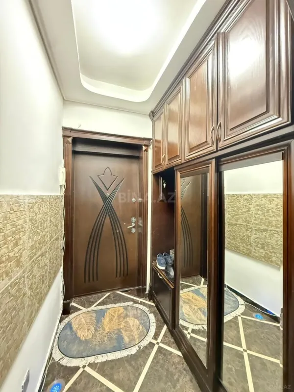 Satılır 3 otaqlı mənzil 155 m²