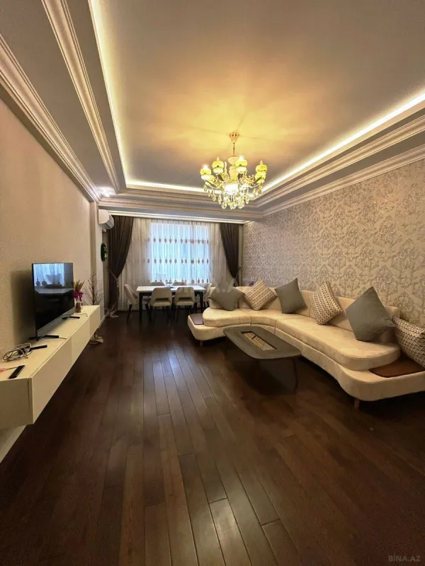 Satılır 2 otaqlı mənzil 107 m²