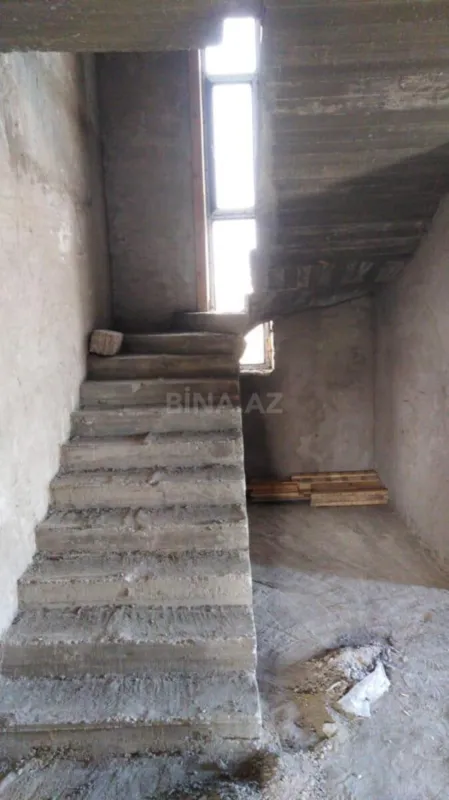 Satılır 5 otaqlı həyət evi 237 m²