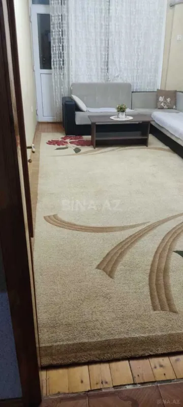 Kirayə verilir 2 otaqlı mənzil 90 m²