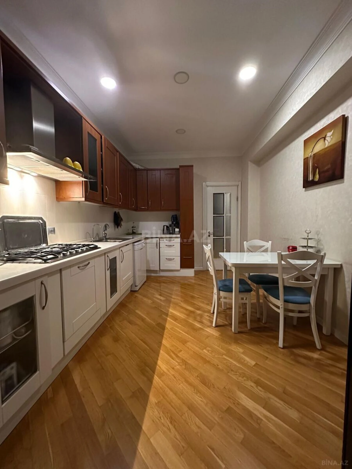 Satılır 2 otaqlı mənzil 96 m²