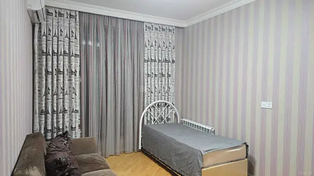 Satılır 3 otaqlı mənzil 102 m²