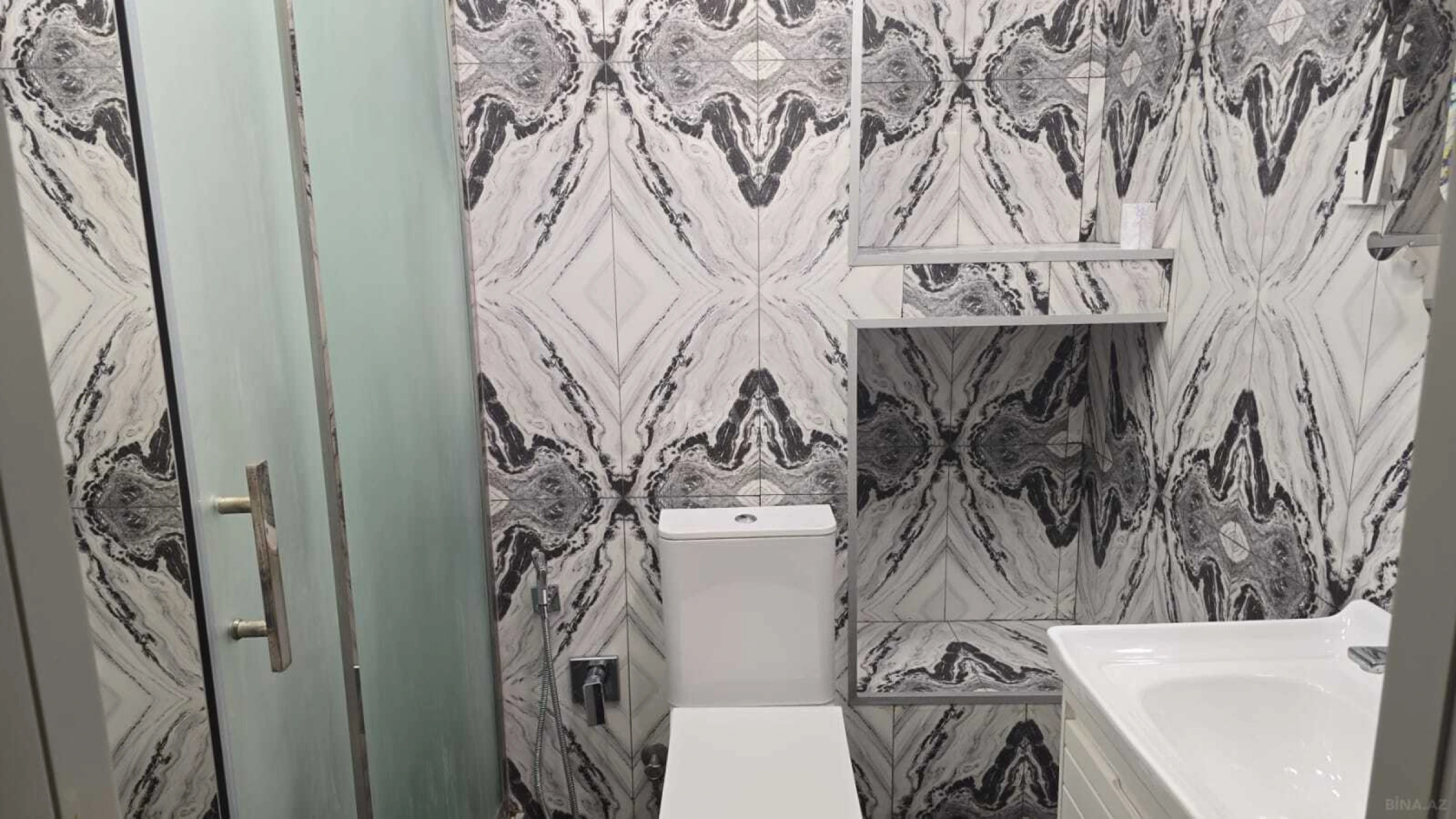 Satılır 3 otaqlı mənzil 102 m²