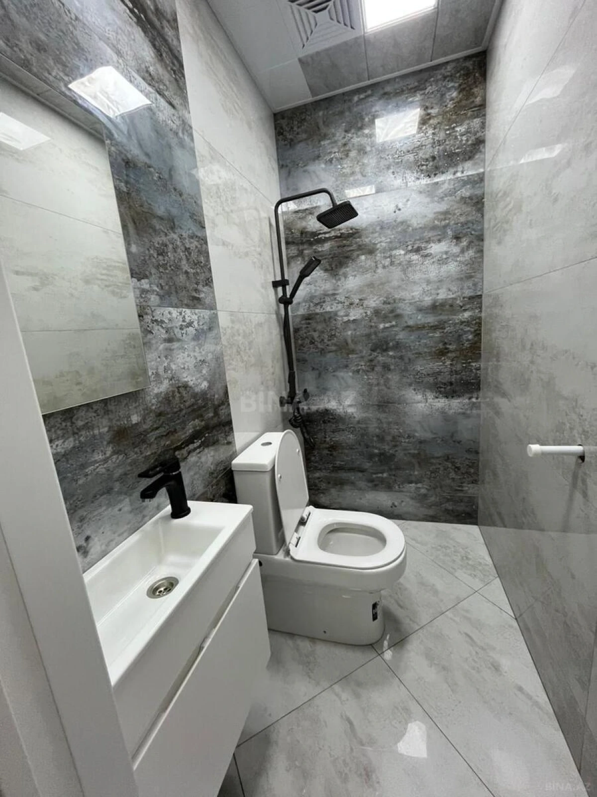 Satılır 3 otaqlı mənzil 82 m²