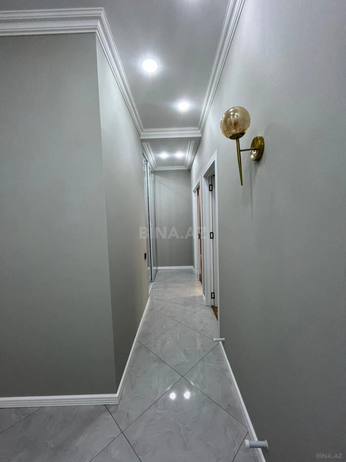 Satılır 3 otaqlı mənzil 82 m²
