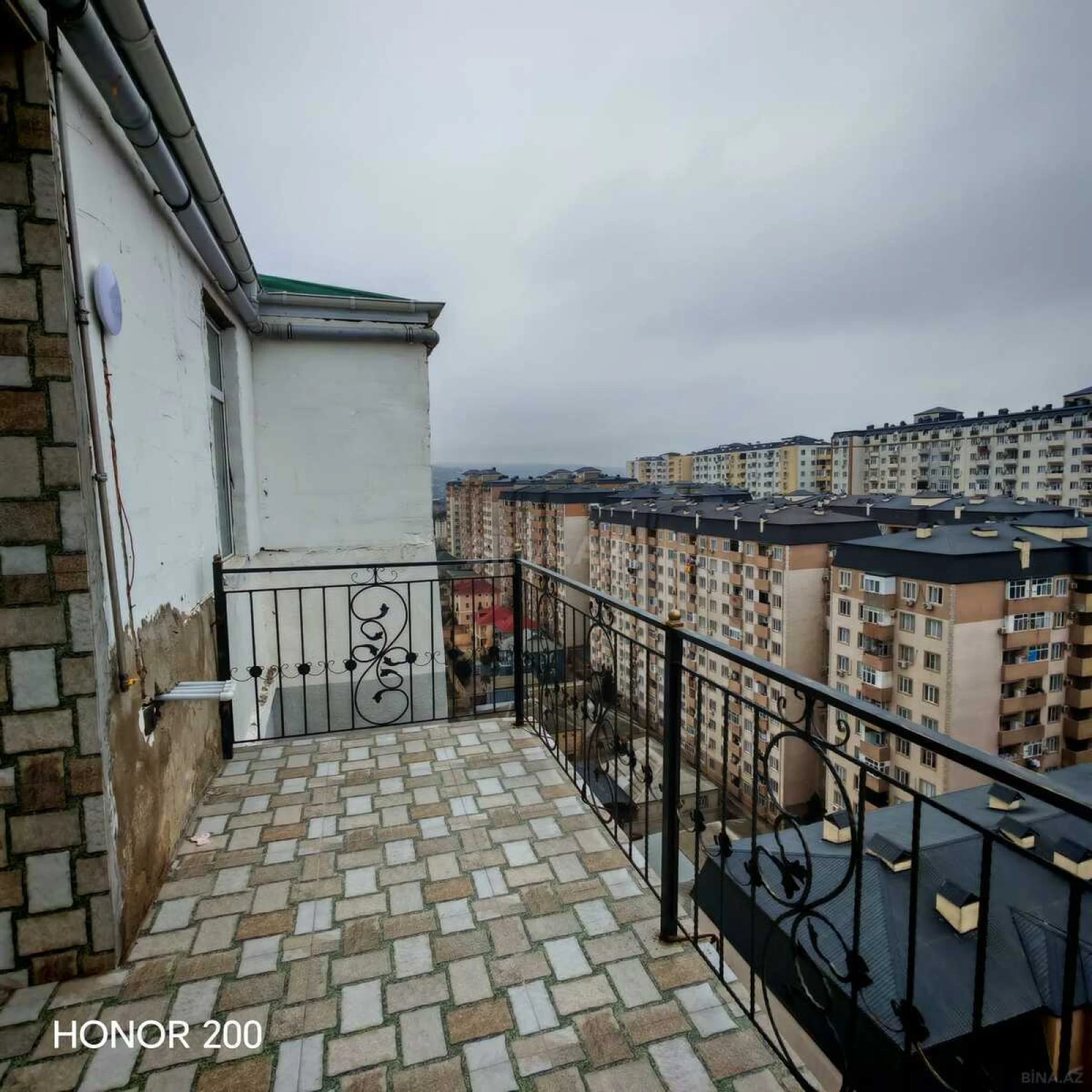 Satılır 3 otaqlı mənzil 82 m²