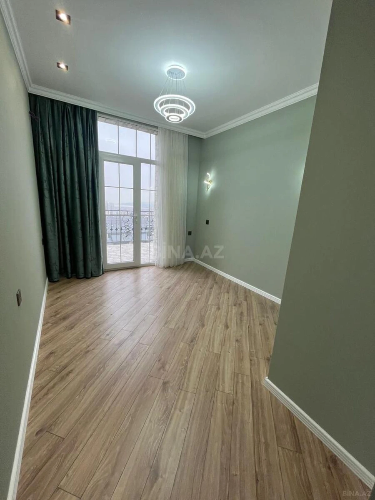Satılır 3 otaqlı mənzil 82 m²