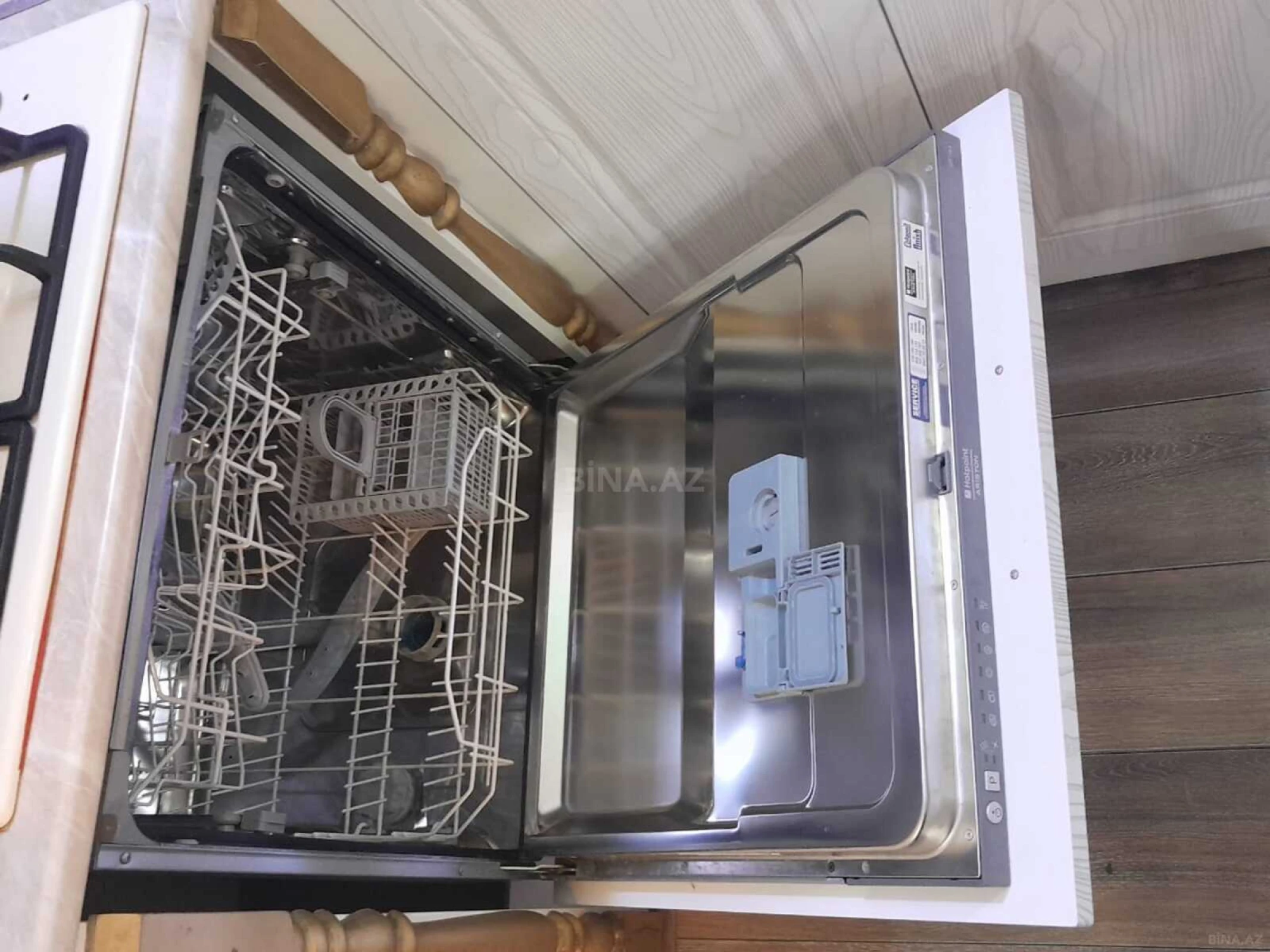 Satılır 4 otaqlı mənzil 108 m²