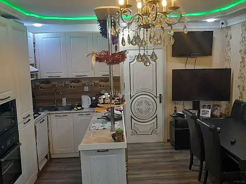 Satılır 4 otaqlı mənzil 108 m²